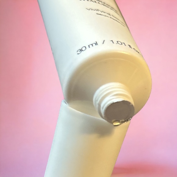 New/sealed Flanerie
Vivifying Serum 30ml/1.01oz - Picture 6 of 7